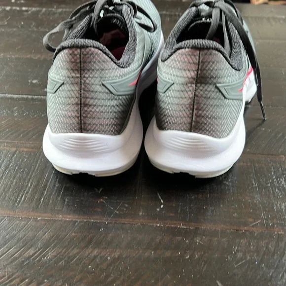 WOMEN'S SAUCONY AXON 2 Running Shoe - Picture 3 of 5